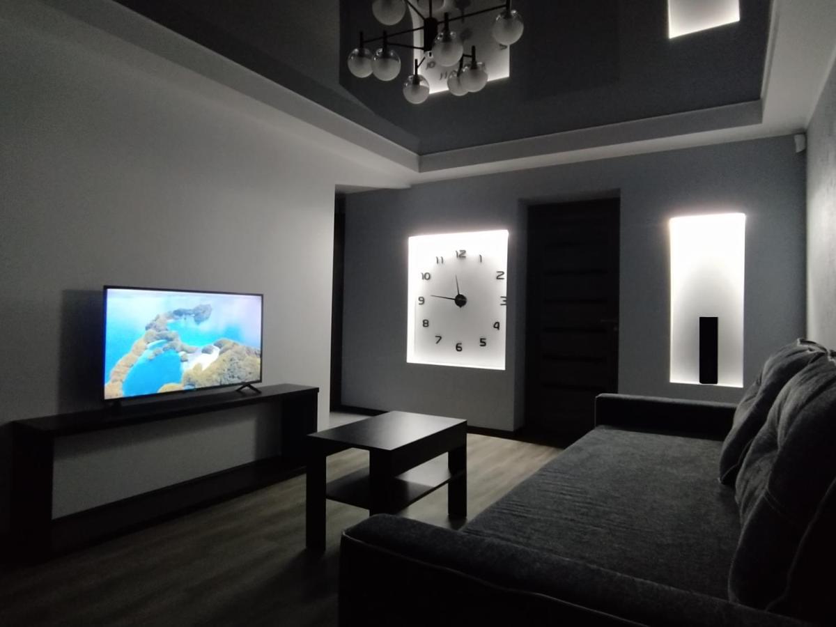 2Rooms Apartment - 181 Gogol Street Zaporizhia エクステリア 写真
